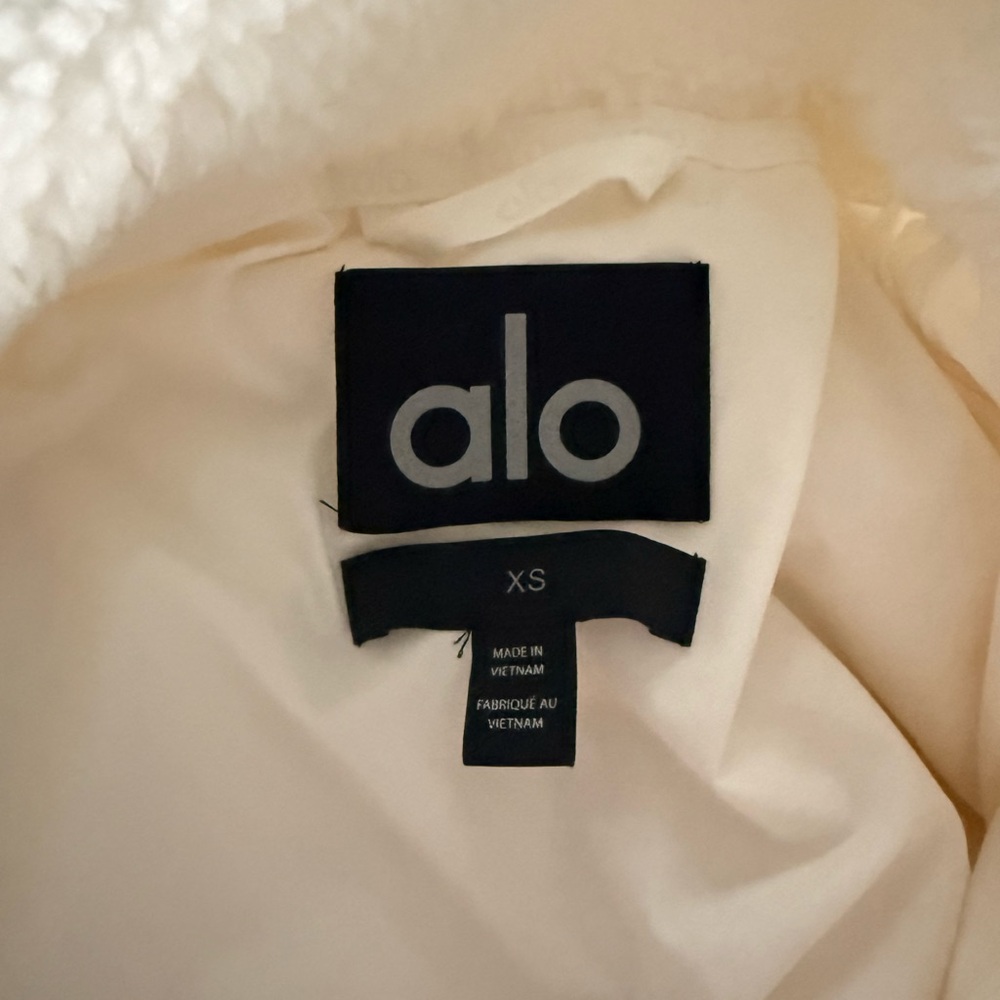 Alo Sherpa Quilted Pocket Zip-Up Bomber in Cream - Picture 2 of 5